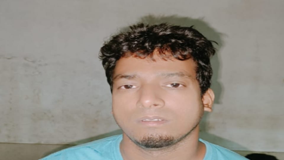 Meerut : Laxman, accused of robbing the builder house arrested