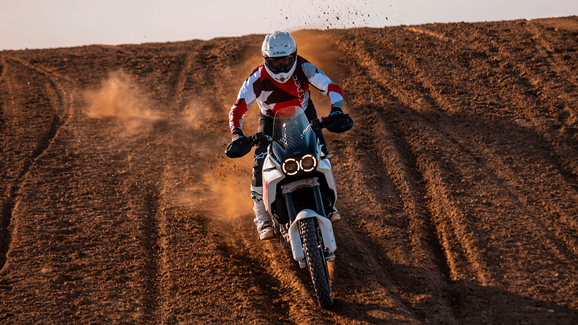 Ducati India launches Ducati DesertX Motorcycle in India Know Price Features Specs News in Hindi