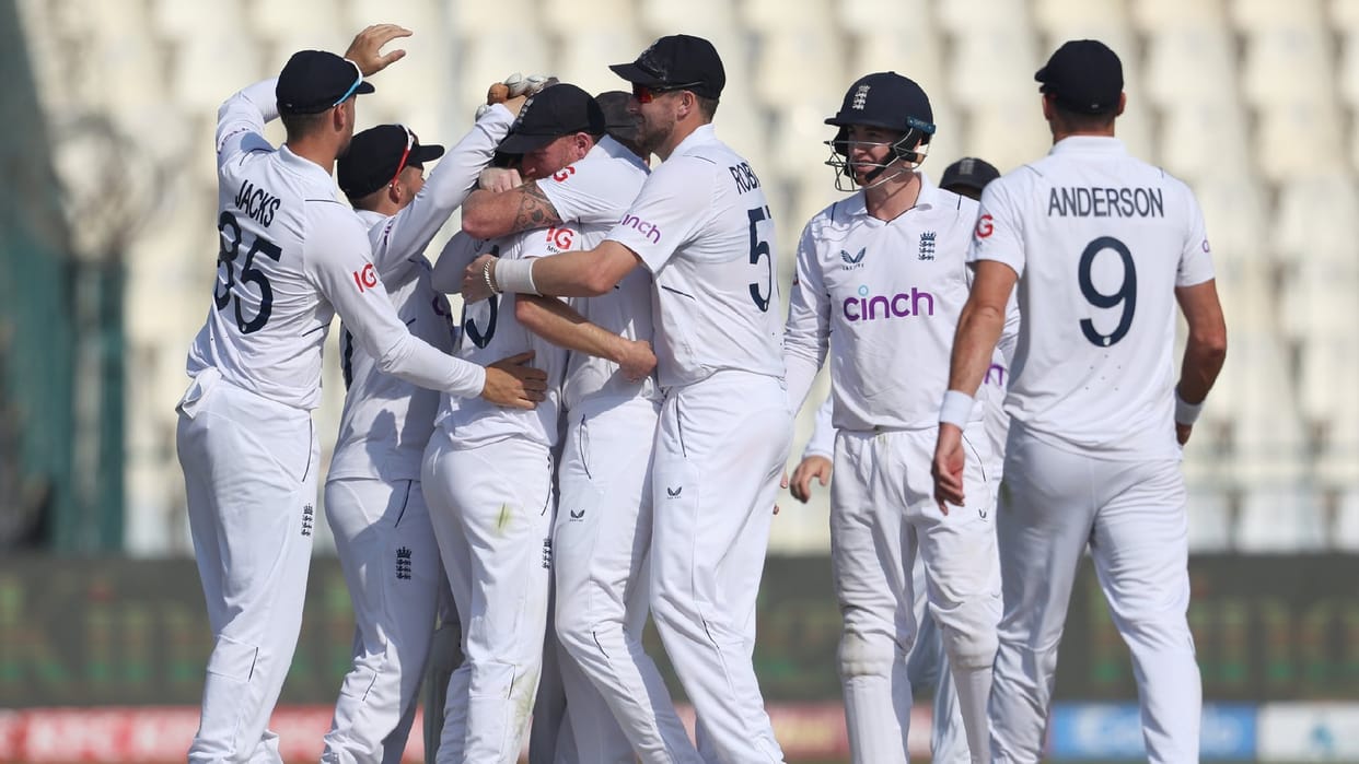 England beat Pakistan by 26 runs won series Pakistan lost three consecutive Home test matches after 1959