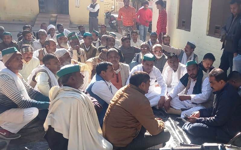 Bhakiyu Tikait protested at the Block Development Office