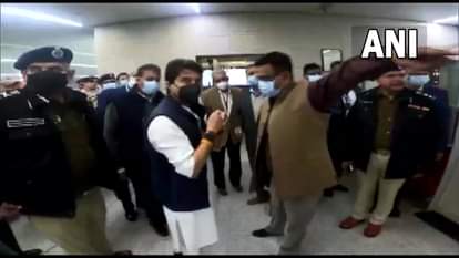 ज्योतिरादित्य सिंधिया के दिल्ली हवाई अड्डे का किया औचक निरीक्षण