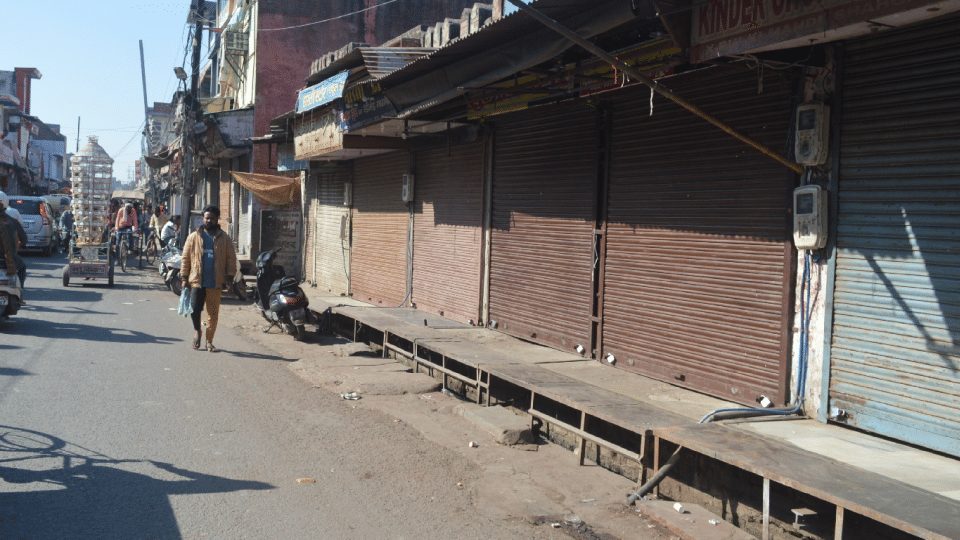 markets closed due to rumors of GST raid in Agra