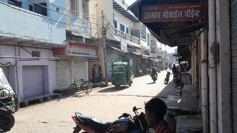 markets closed due to rumors of GST raid in Agra