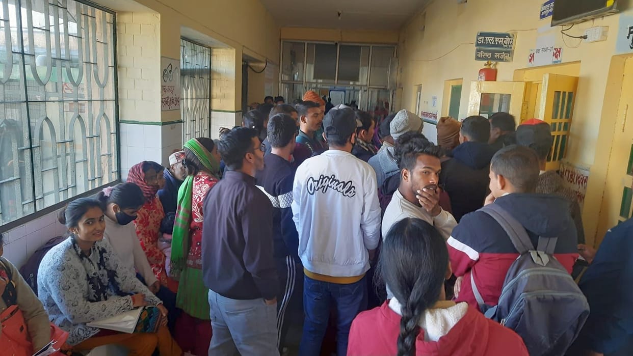 Crawd in Pithauragarh Hospital
