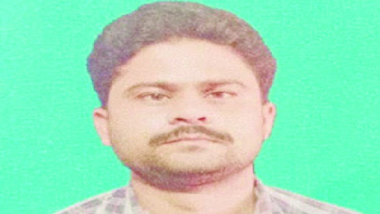 A young man was shot dead in broad daylight in Nawabganj, there was a dispute three days ago