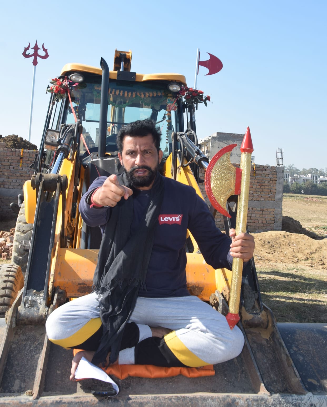 Naveen Jaihind said - took the land of Paharwar on the strength of the ax
