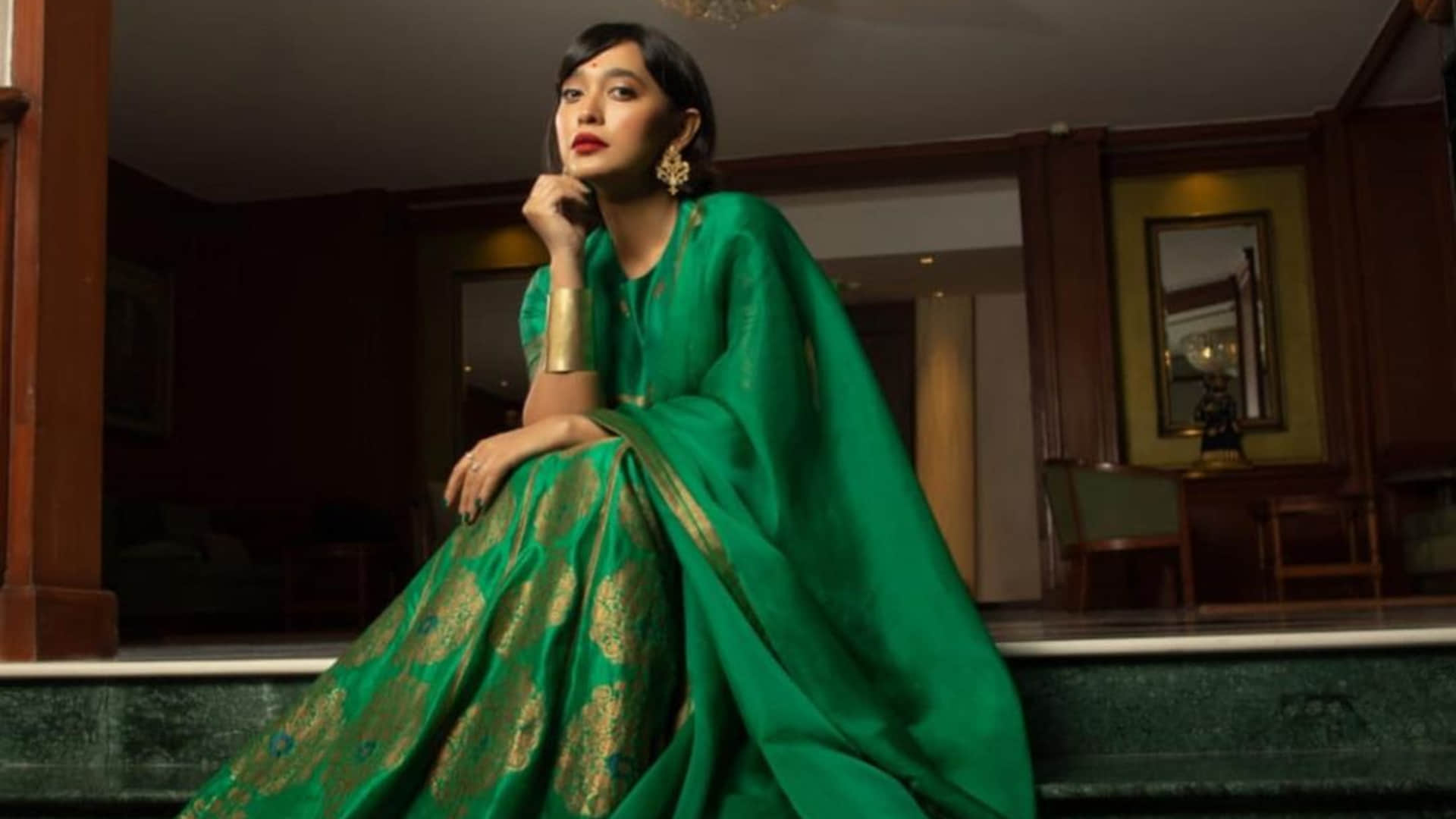 sayani gupta black saree in pre wedding party bash look stunning