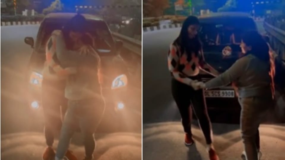 Ghaziabad Hindi News Video of girls dancing on elevated road goes viral
