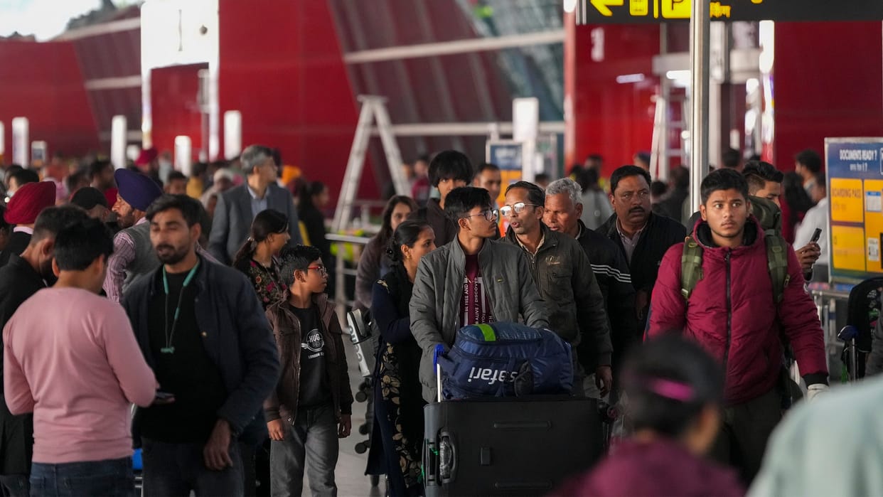 Self baggage drop service started at IGI Airport