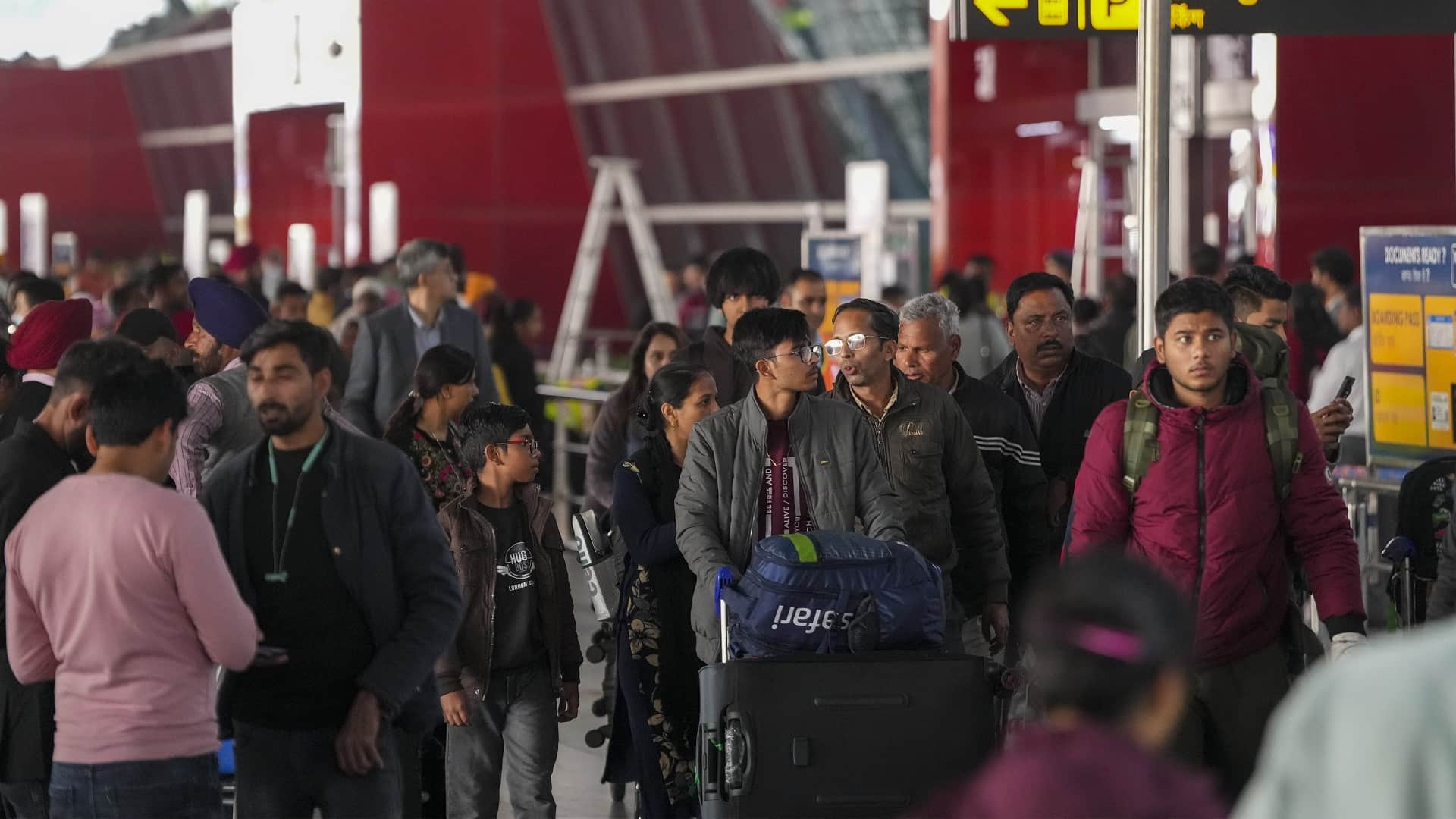 Bomb in spicejet flights Rumors of bomb in SpiceJet flight spread for friends girlfriends