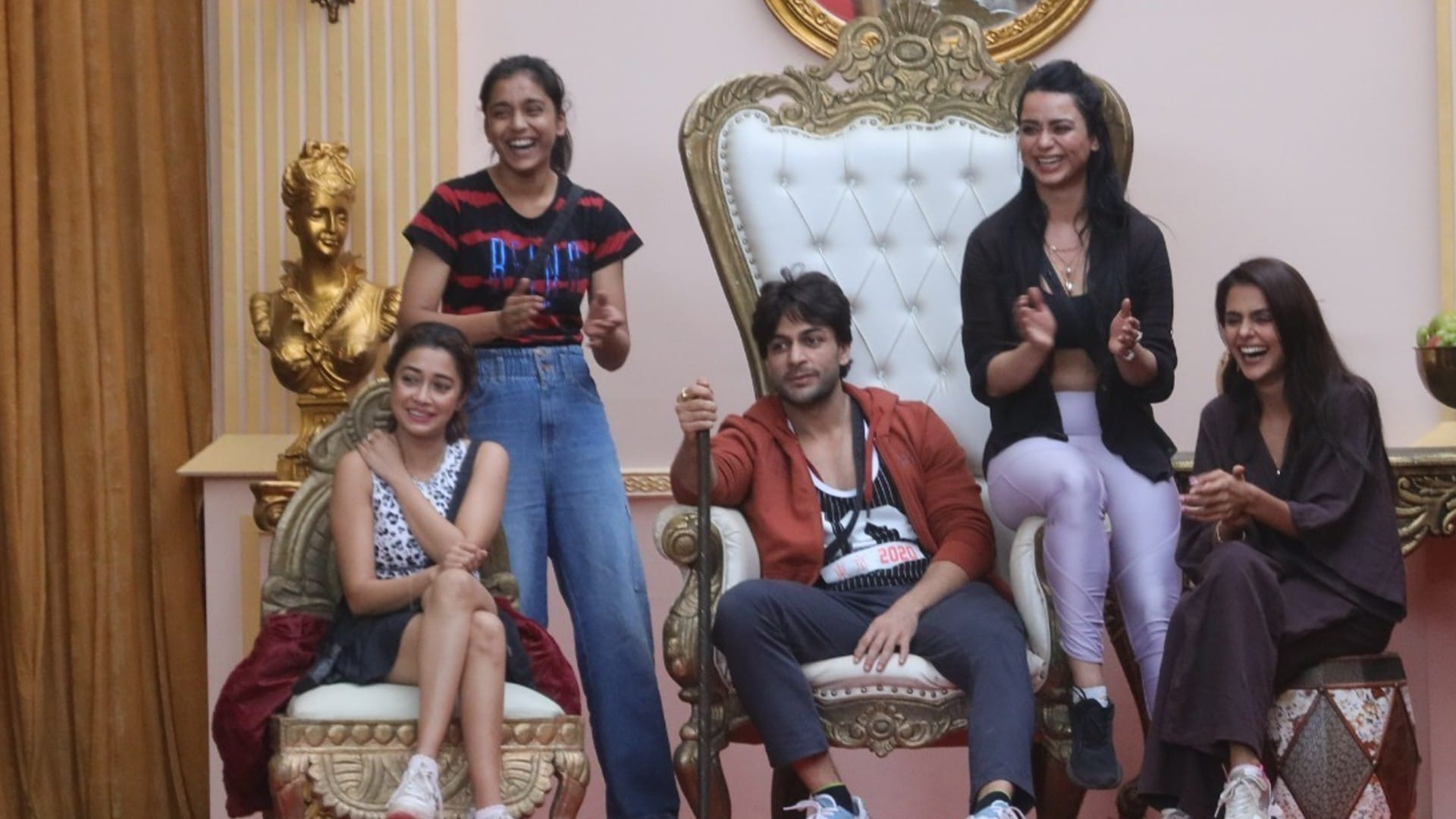 Bigg Boss 16 priyanka choudhary archana sajid khan shiv thakare got 20 lakh prize money back after nomination