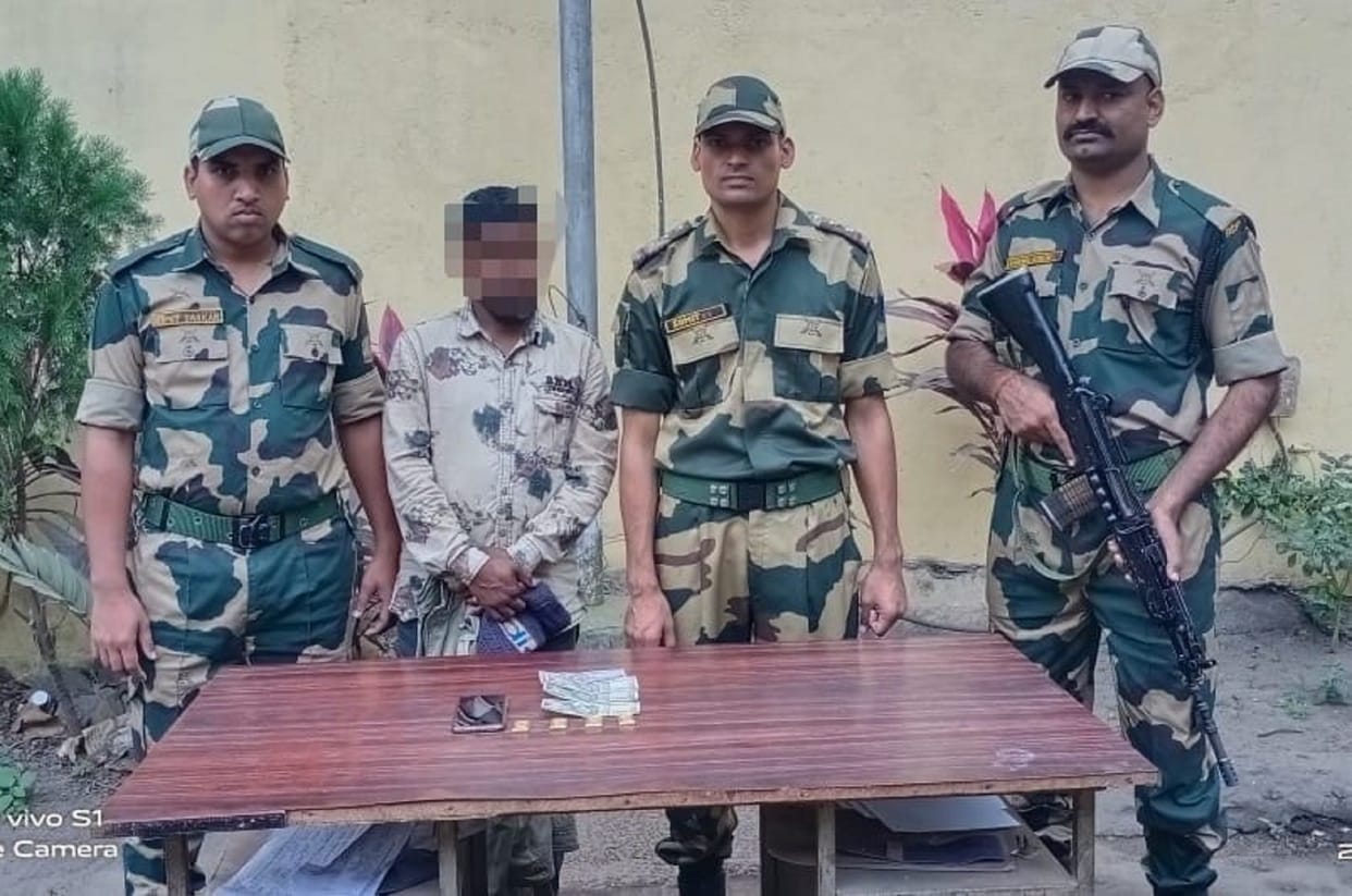 BSF arrested smuggler with gold biscuits worth Rs 25 lakhs