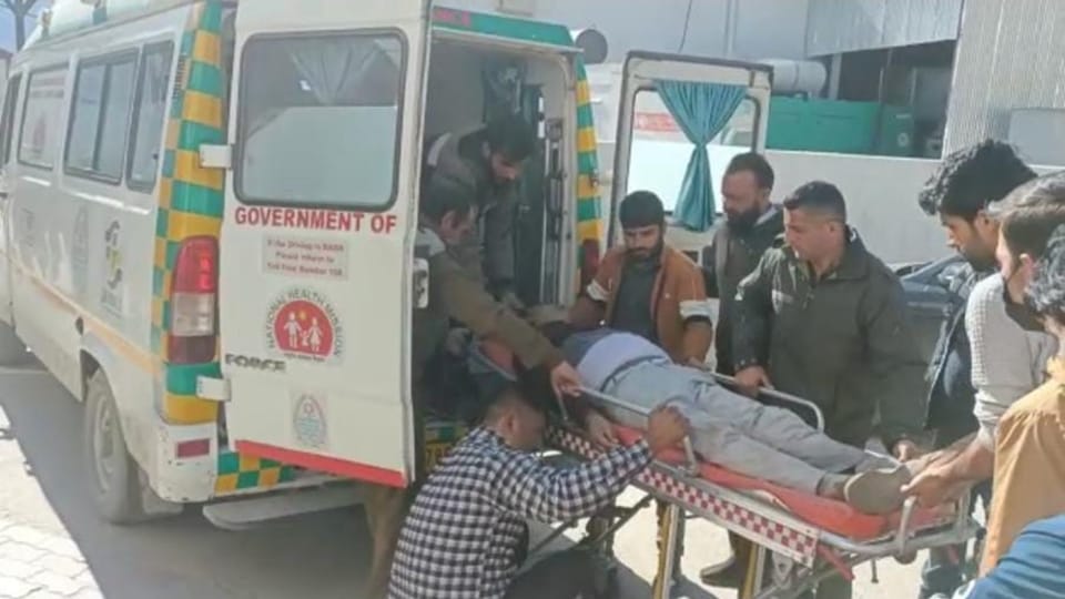 accident in Doda car fell into ditch TSO mangat ram thakur and his wife died