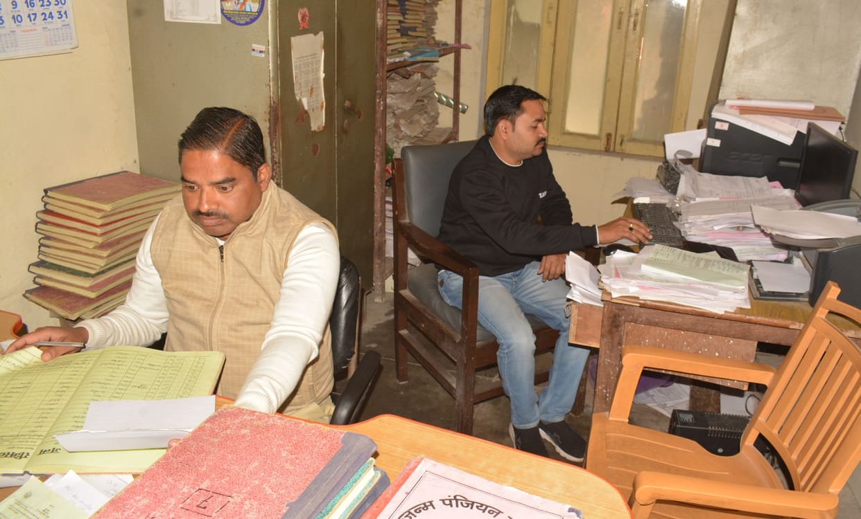 Hardoi, Details of 32 thousand birth and death certificates could not be online