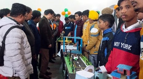 Aiman, Laiba's model selected for regional exhibition