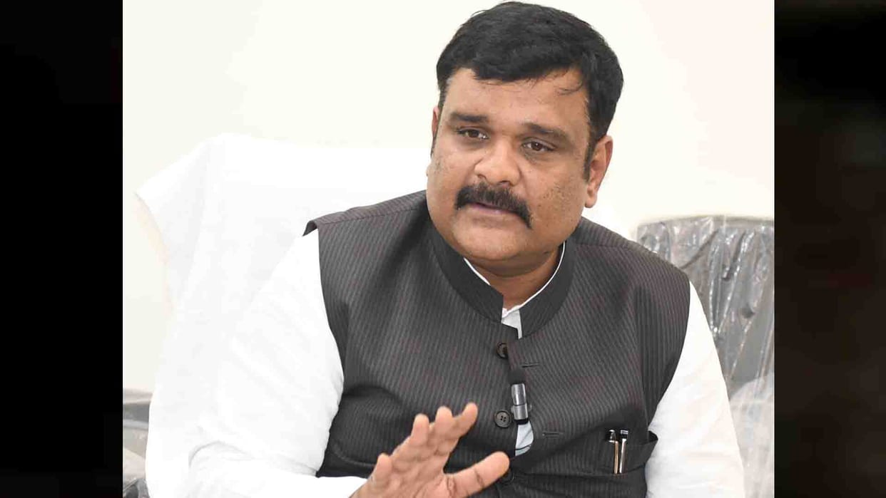 Subrata Pathak accuses Akhilesh Yadav of corruption