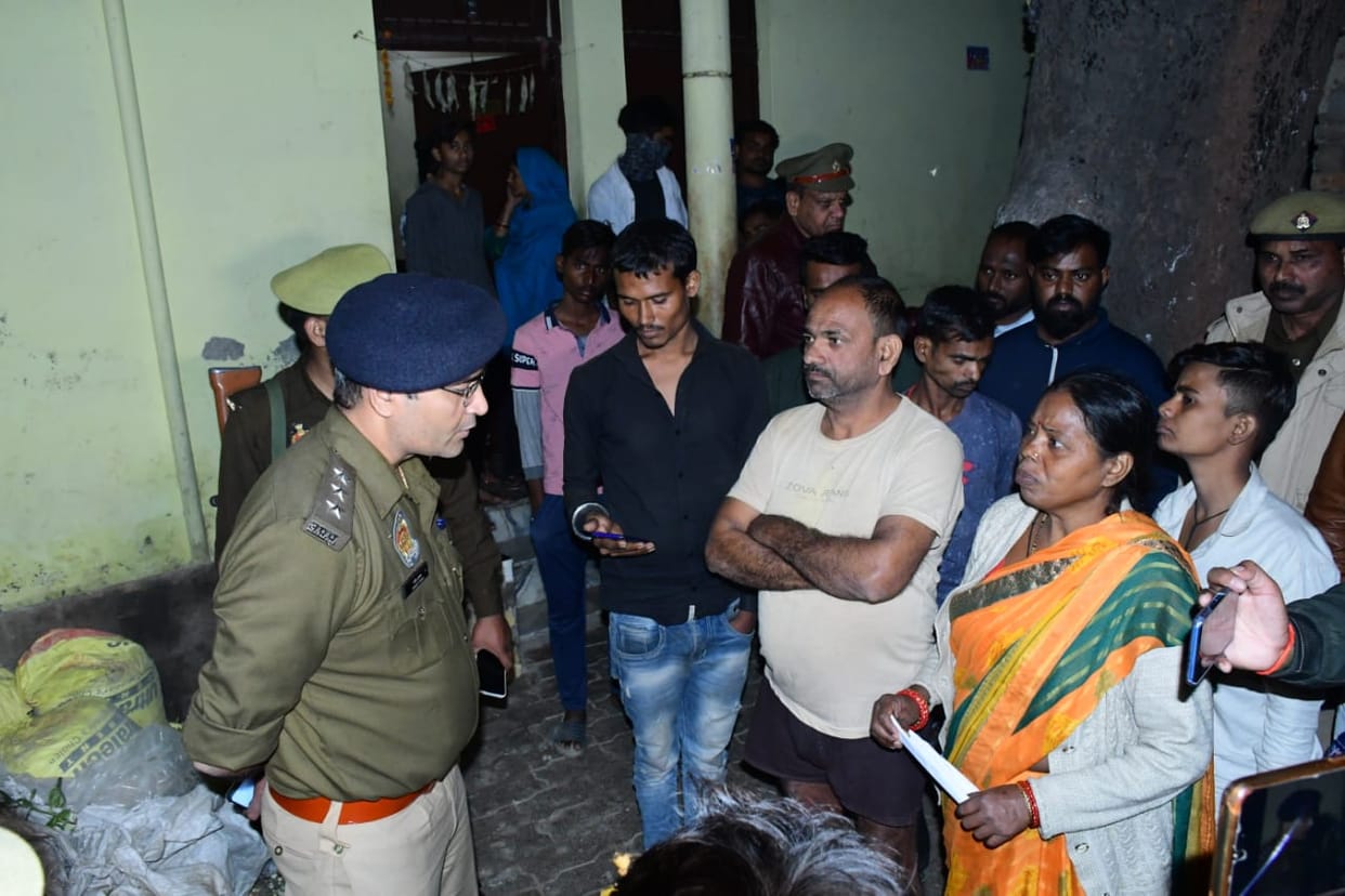 Bombing and firing for non-payment of extortion in Kanpur, diamond trader in Mumbai is the victim