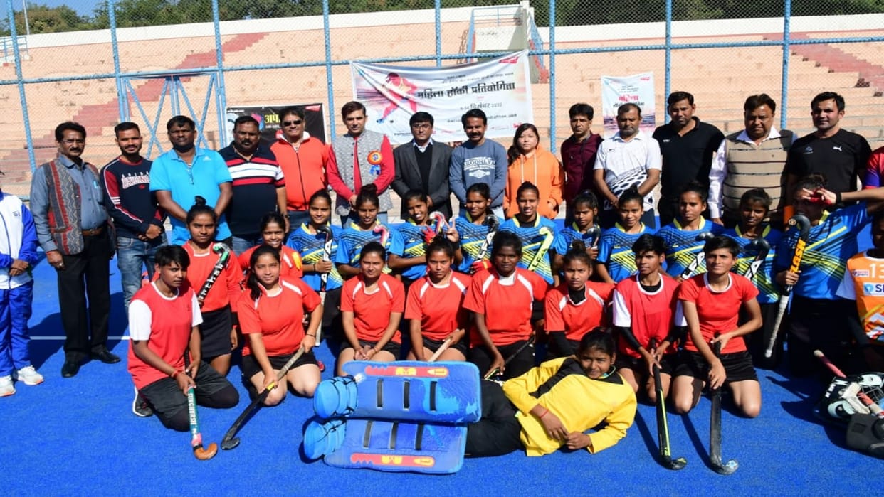 Jhansi: There will be a title clash between Lucknow and Gorakhpur