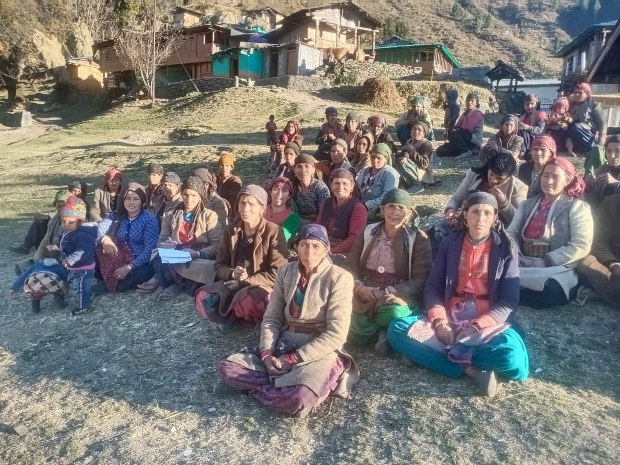 Demonstration of the people of Dhara village for the road