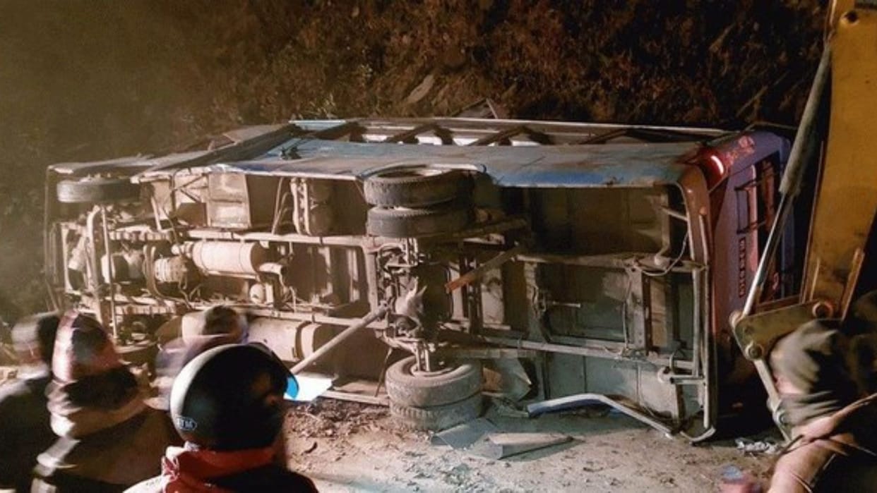 Nepal  road accident : bus overturned in Kavrepalanchok district of central Nepal