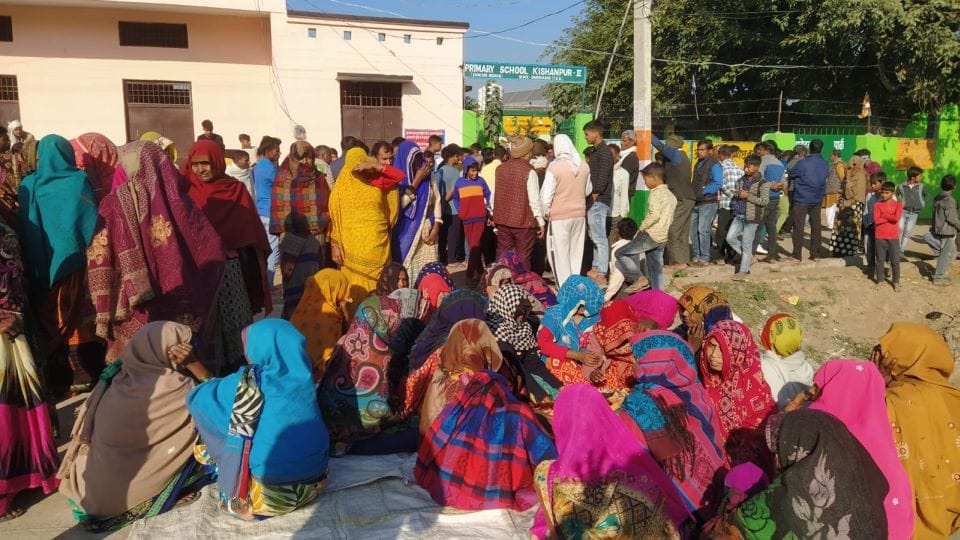 Class second student dies in suspicious circumstances in firozabad