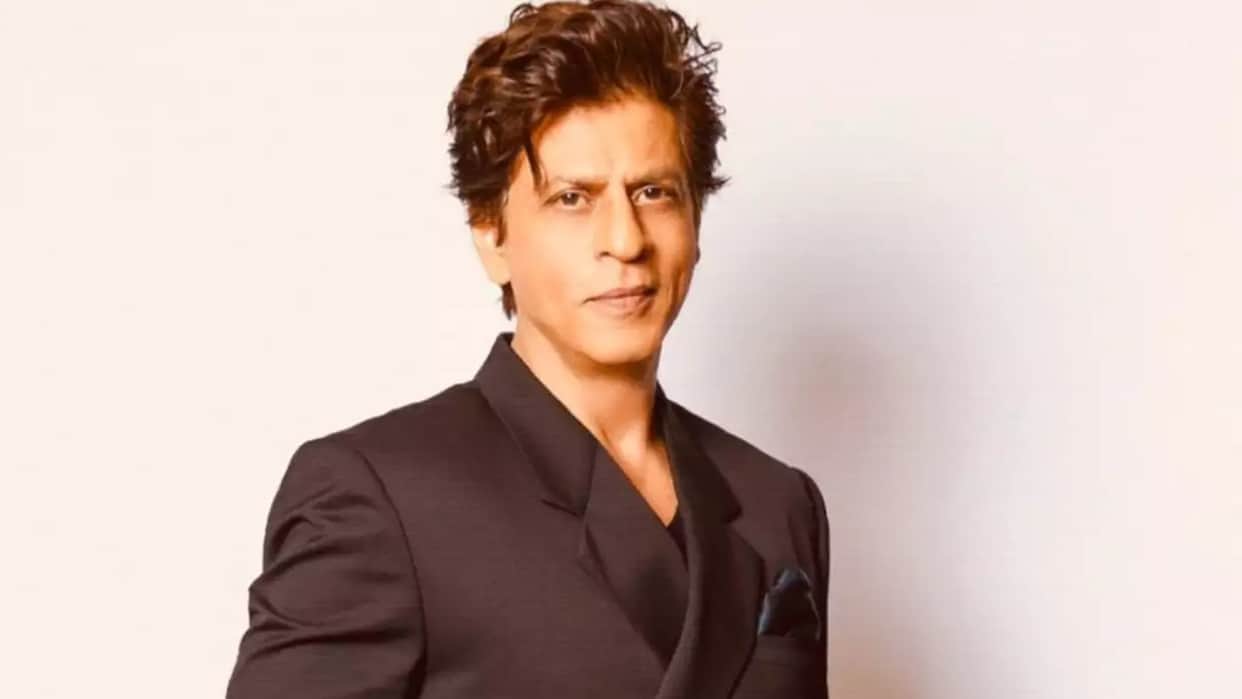 Shahrukh Khan seeks blessing at vaishno devi temple photos viral on social media with tika on his forehead