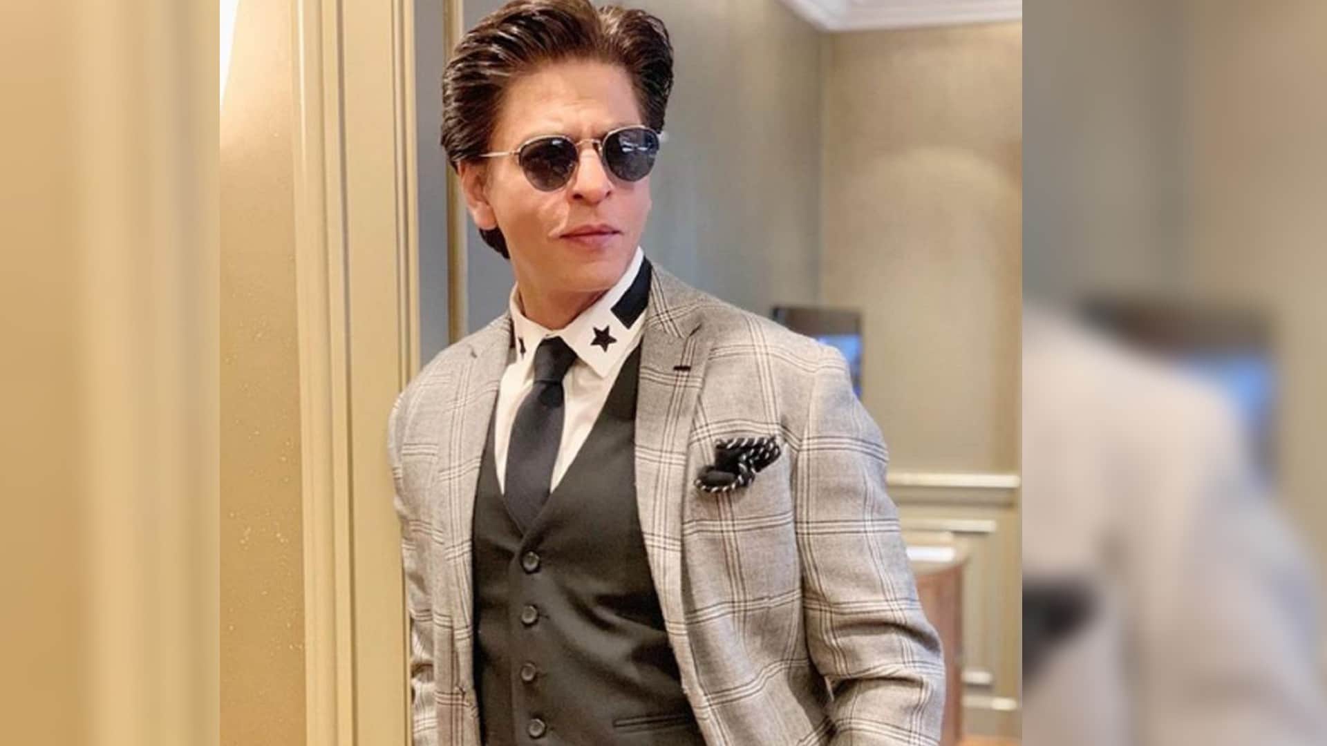 Shahrukh Khan seeks blessing at vaishno devi temple photos viral on social media with tika on his forehead