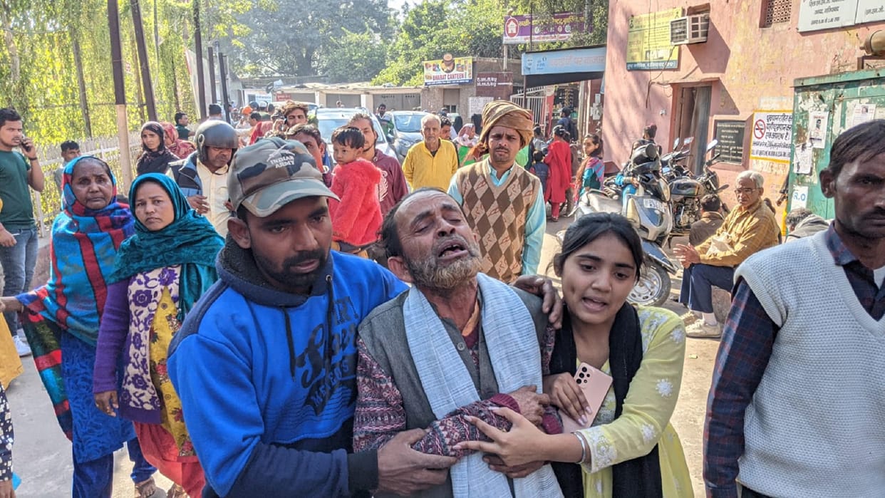 Ghaziabad Accident Mother daughter died in a road accident