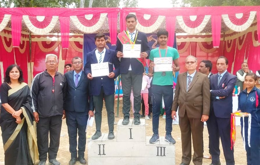 Pranjal and Aditi received the Best Athlete of Bhavans Award