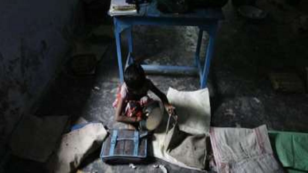 three crore embezzlement on electrification in sarguja' schools