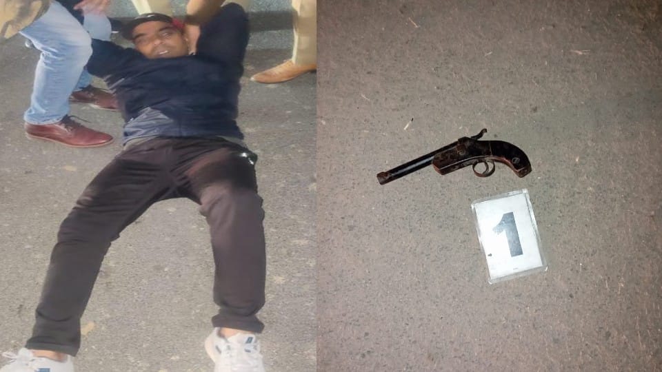 police arrested wanted crook in encounter in Agra