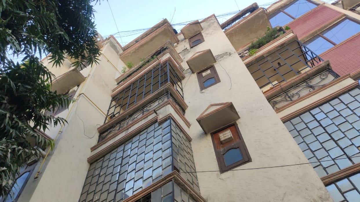 Delhi Suicide Case MBA student jumps from fourth floor in Mehrauli Delhi