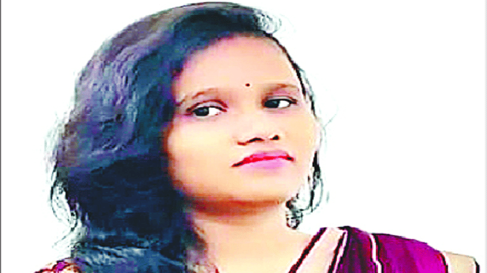 Hawker Daughter Became Marketing Inspector know Pooja Gupta Success Story