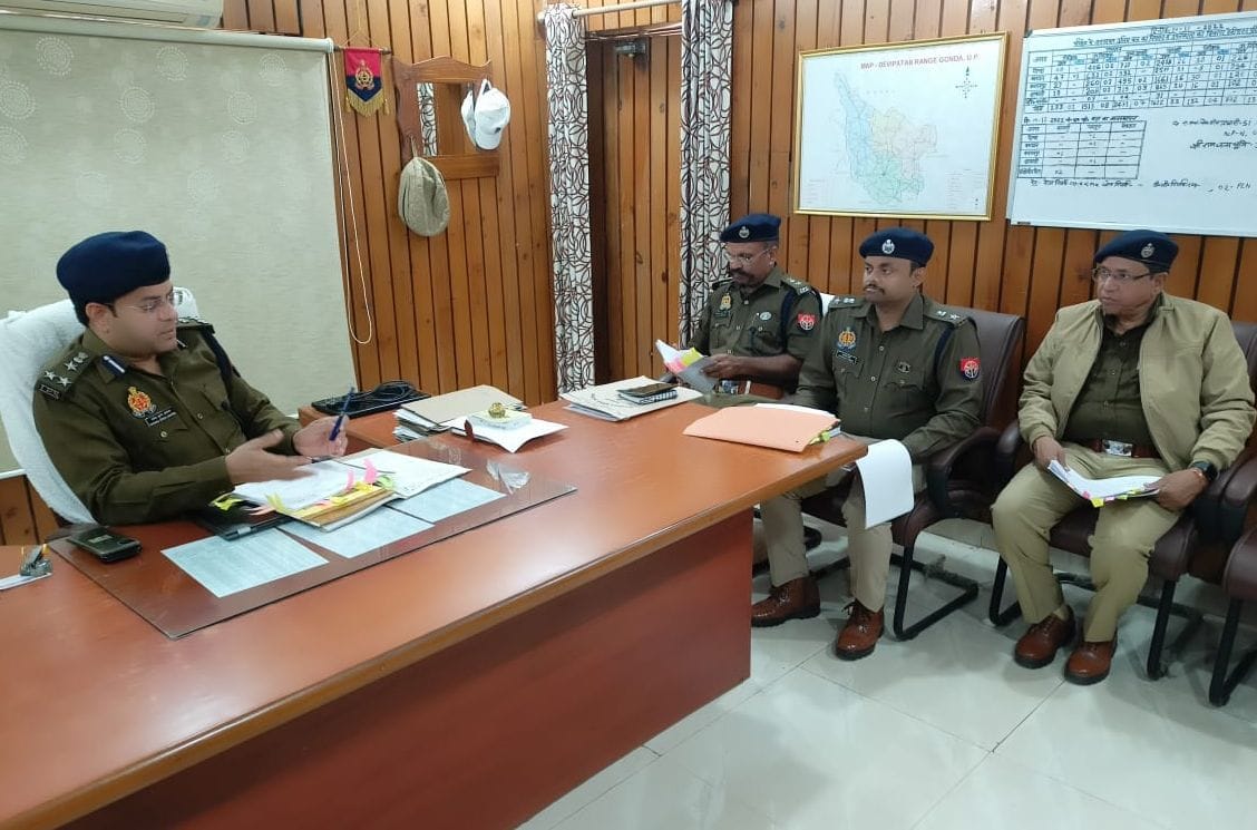 Action,meeting,gonda,DIG,rizwan zaheer