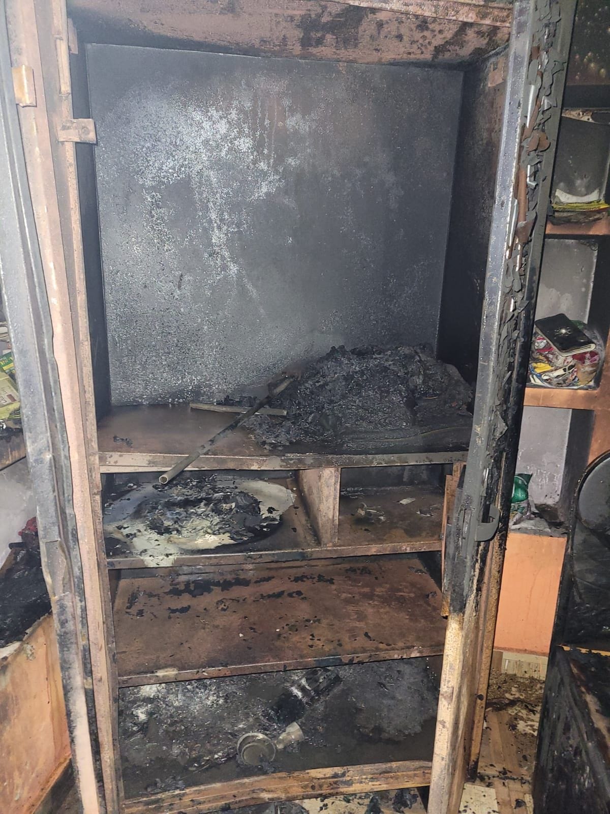 gonda,fire,Theft,house,mankapur