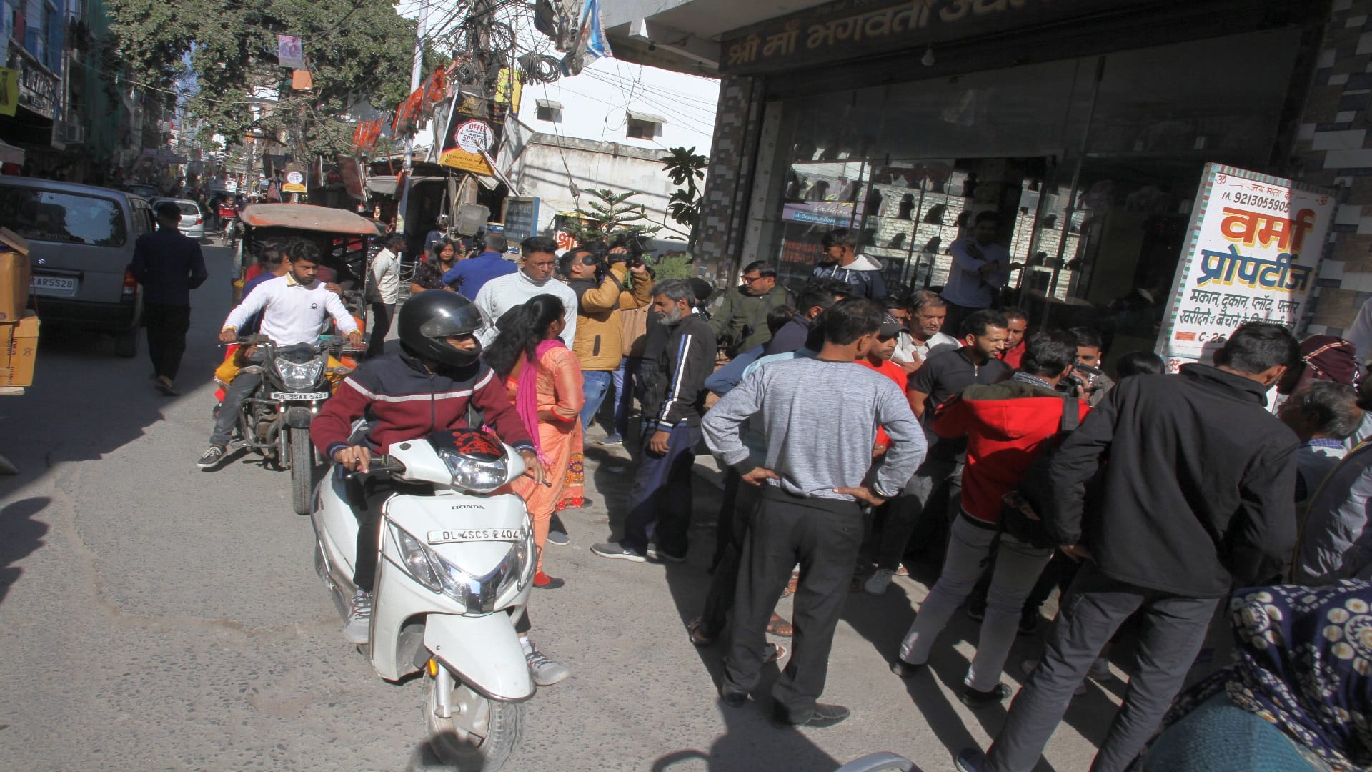 Girl student scared of acid attack in Dwarka district victim unable to speak