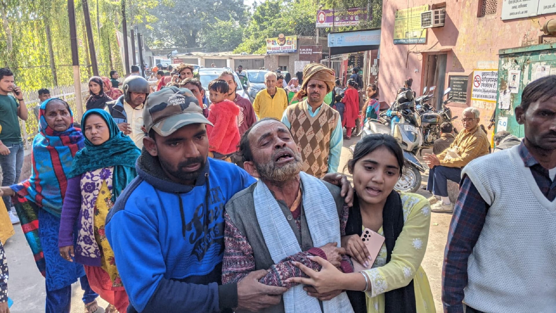 Ghaziabad Road Accident Mother had said that she will return in two days you left forever