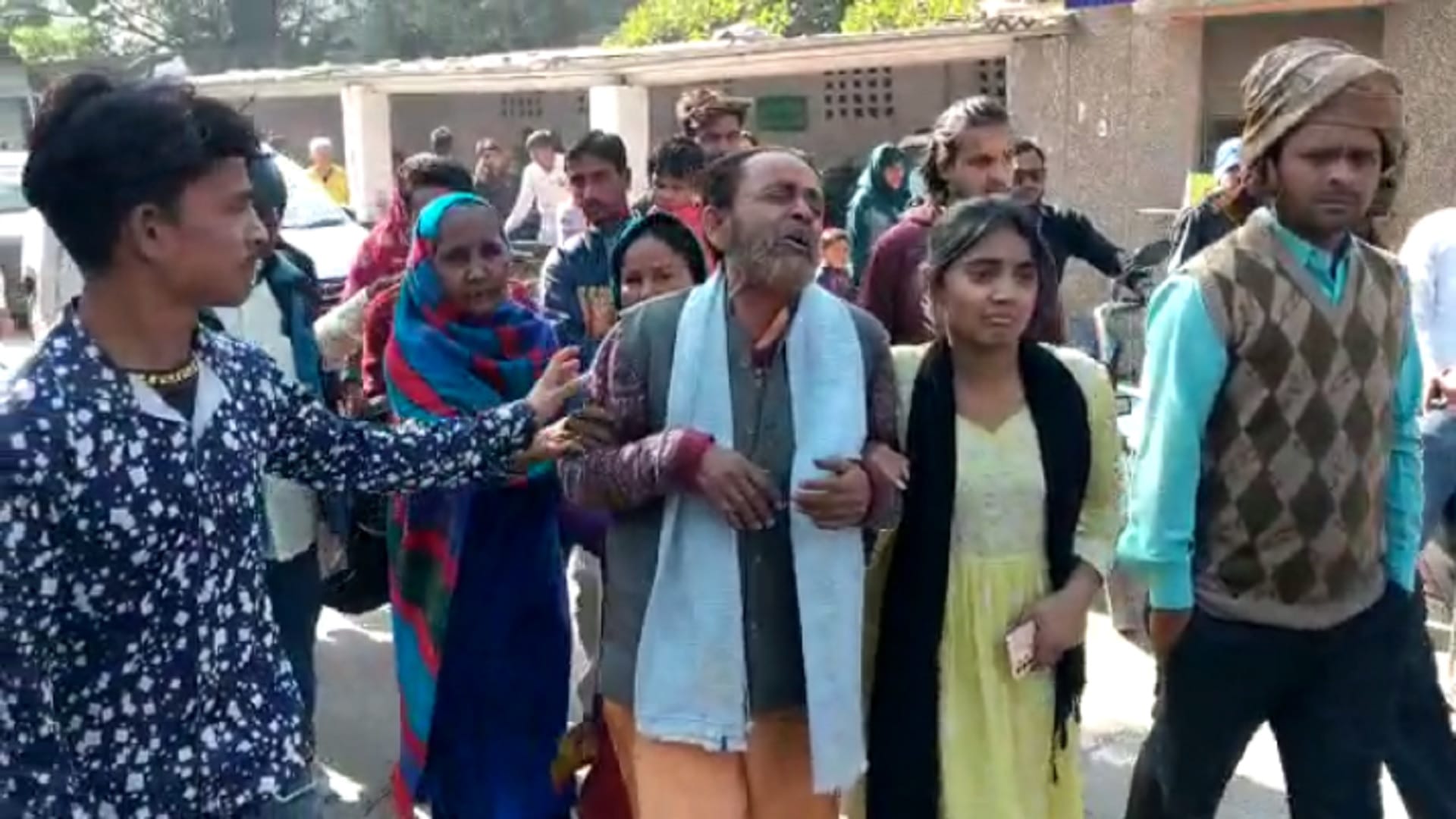 Ghaziabad Road Accident Mother had said that she will return in two days you left forever