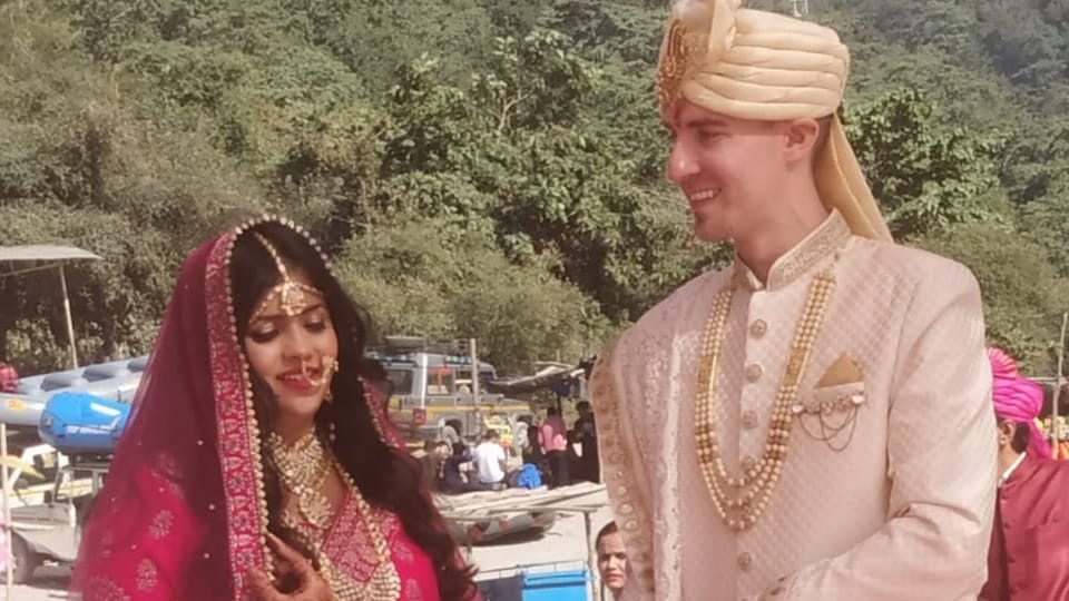 Rishikesh Marriage News: Canadian Boy Done Wedding from haridwar girl Beautiful Photos