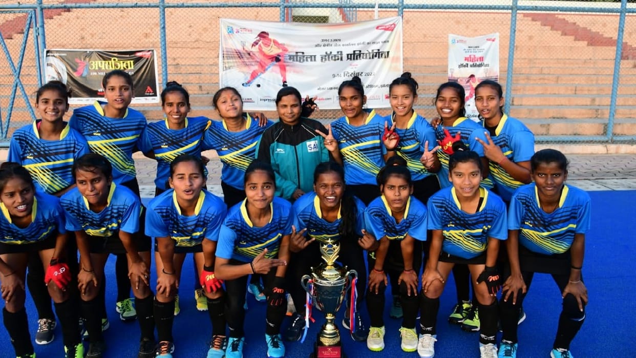 Lucknow won final in state level hockey competition organized by Amar Ujala and Directorate of Sports in Jhans
