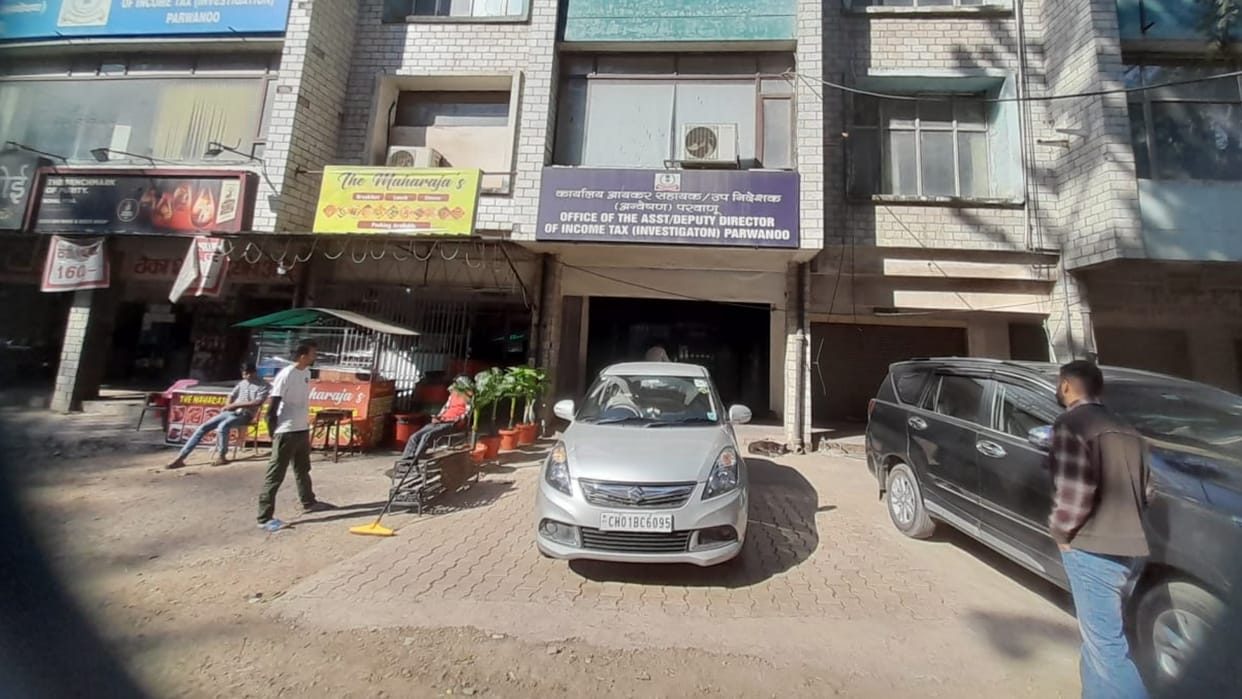 Parwanoo income tax inspector arrested by CBI team getting bribe of 15 thousand rupee