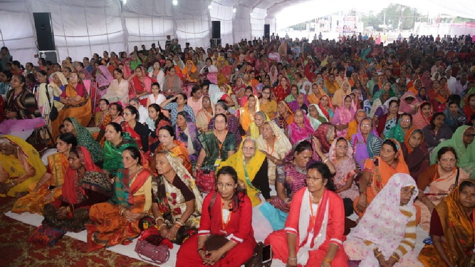 CM Shivraj reached Virat Sant Sammelan in ujjain