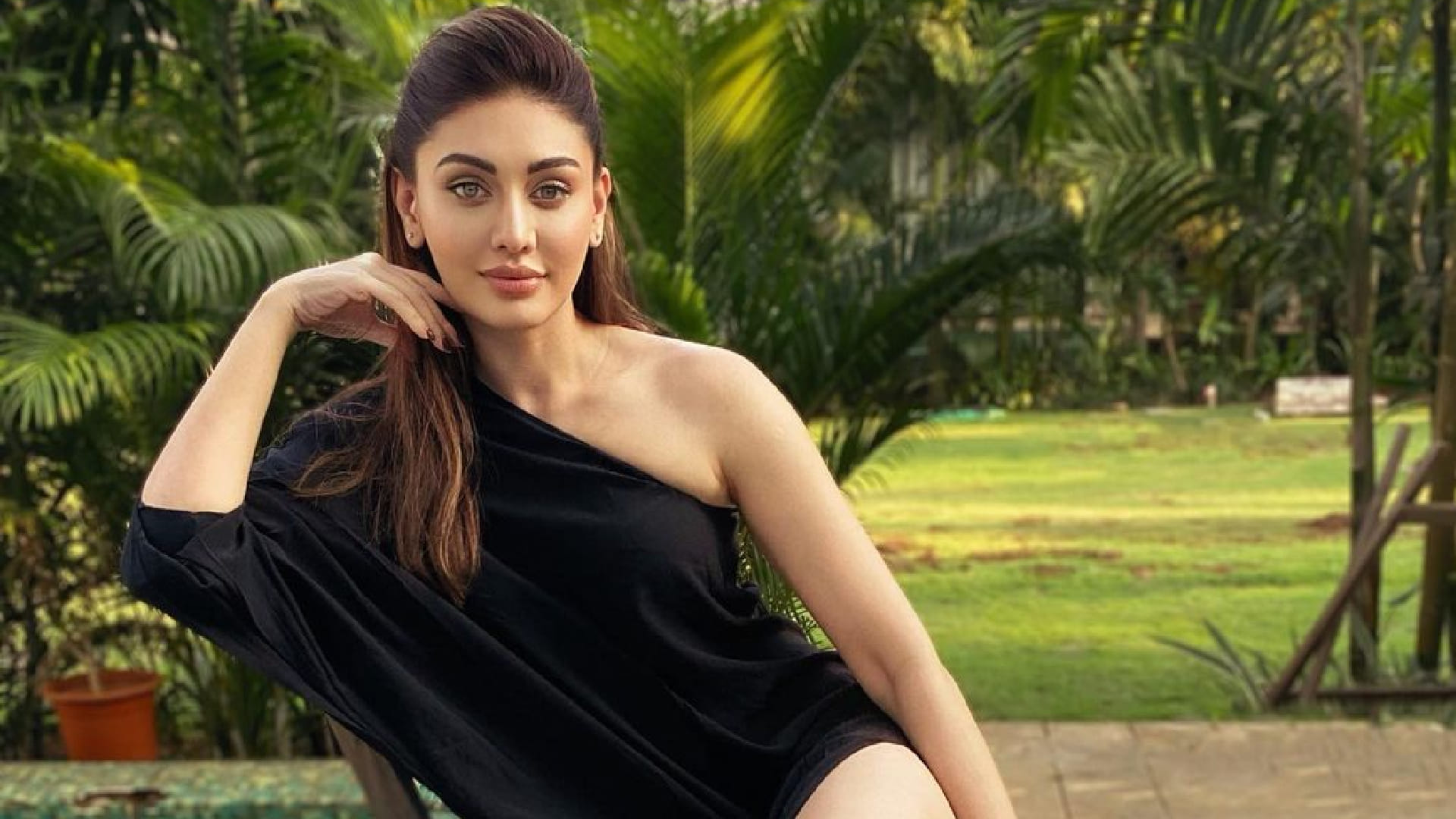 Shefali Jariwala Birthday know about kaanta laga girl fees career and her untold facts