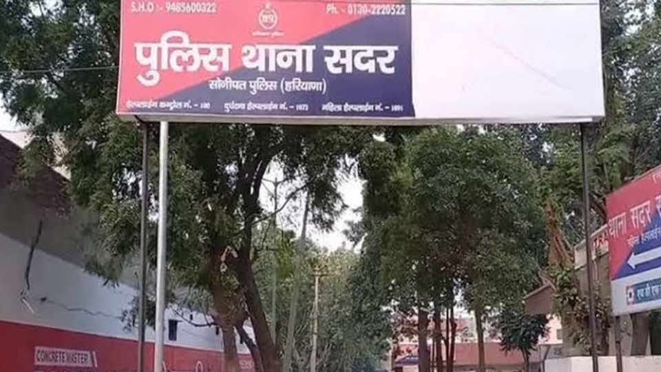 Accident: Speeding car falls into canal in Sonipat, 3 friends die
