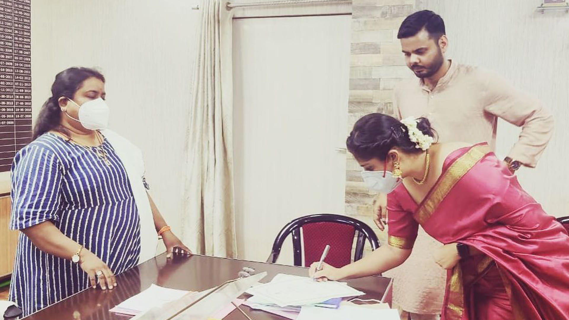 Success Story IAS Officer Tapasya Parihar secured AIR 23 in UPSC exam Kissan ki Beti Collector