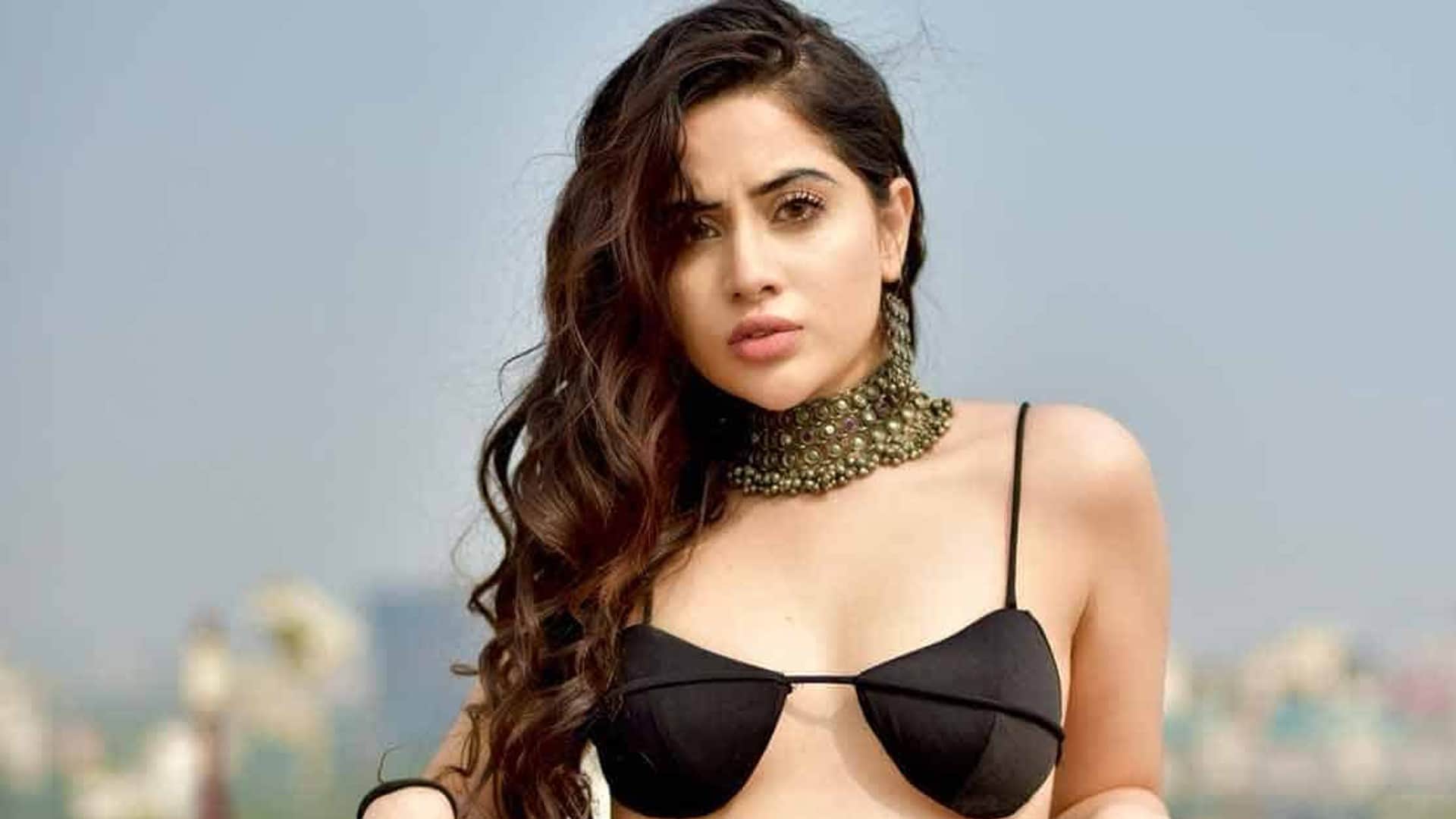 Urfi javed face gets swollen eyes bruised after she got under eye fillers done share photo on social media