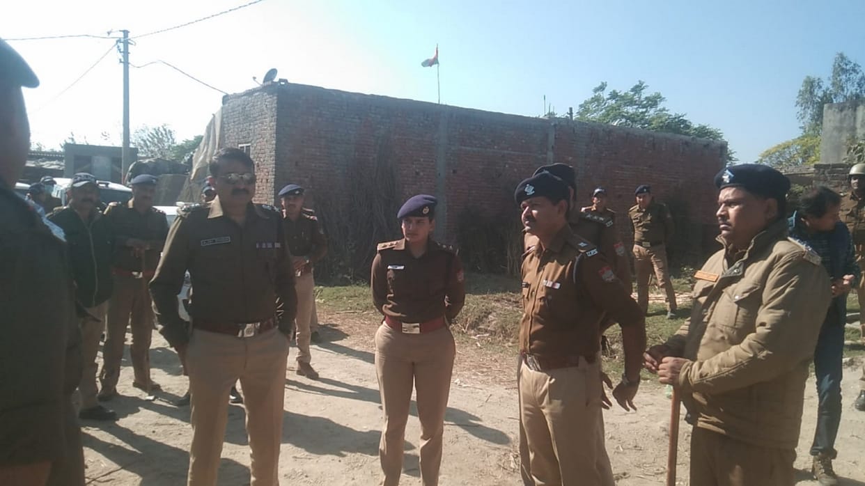 Gram Panchayat land dispute villagers attacked police team pelted stones along Roorkee Bhagwanpur Uttarakhand