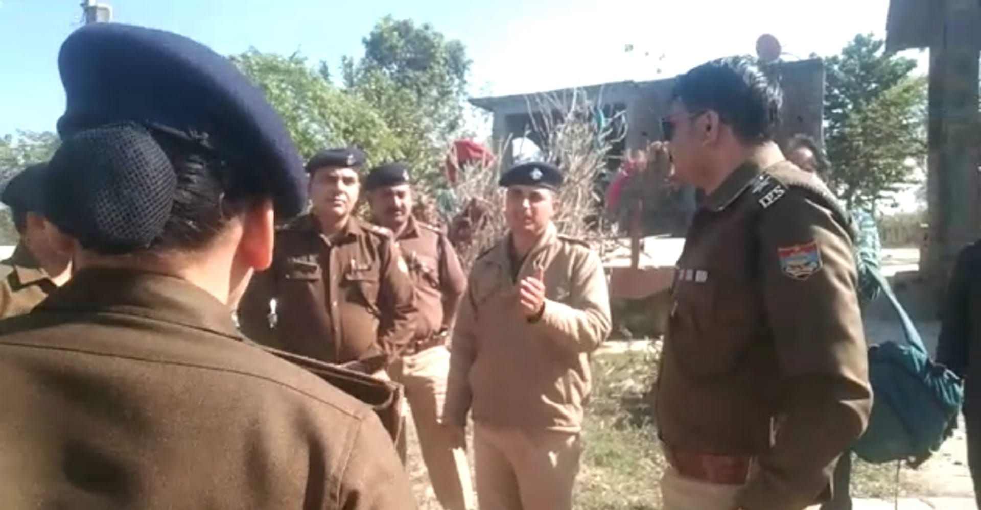 Gram Panchayat land dispute villagers attacked police team pelted stones along Roorkee Bhagwanpur Uttarakhand