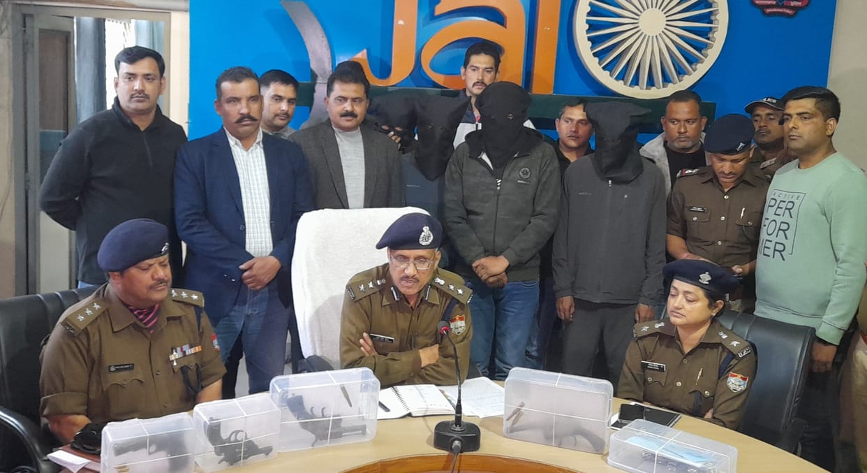 Advocate house looted in Race Course Dehradun Uttarakhand news