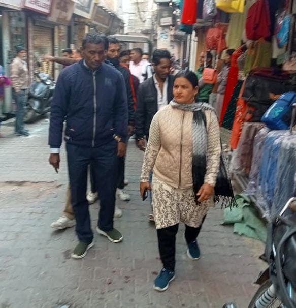 Encroachment removed from the market, goods seized